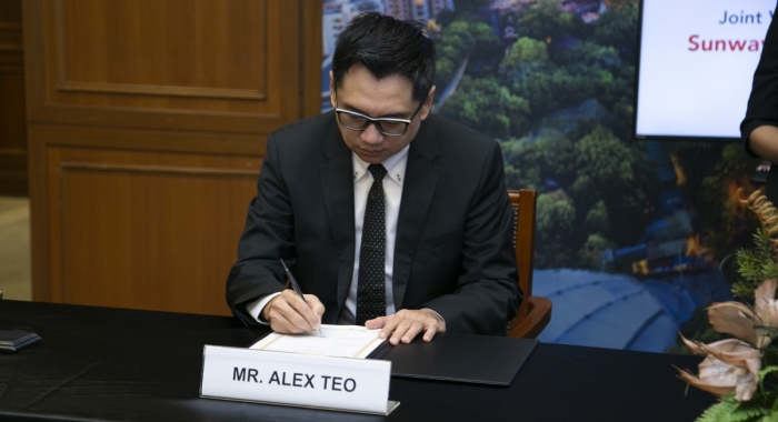 Photos of the MOU signing ceremony between Sunway and TSS Global Ventures Sdn Bhd