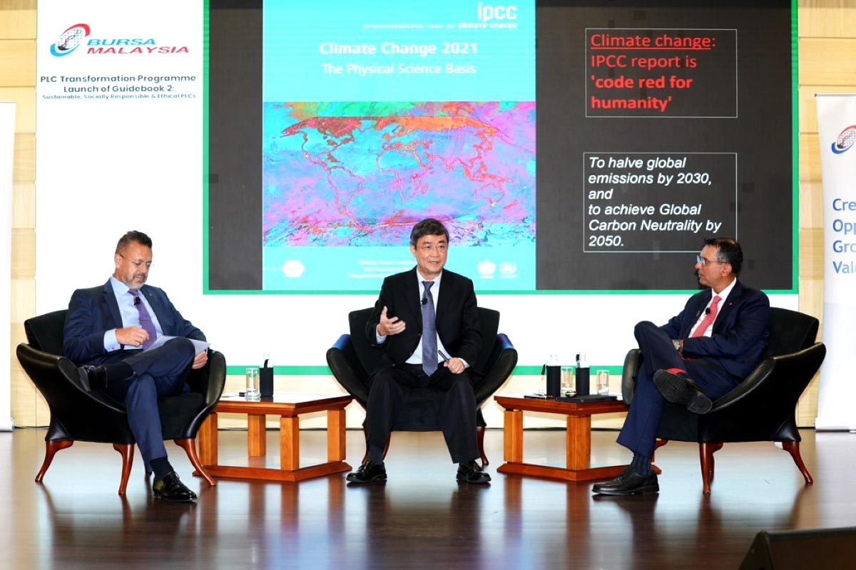 A shot of Mr. Ong at a session, giving a speech on ESG.