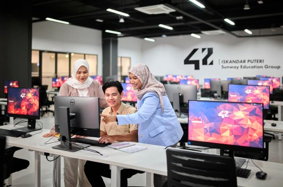 People learning at 42 Iskandar Puteri part of 42 Malaysia