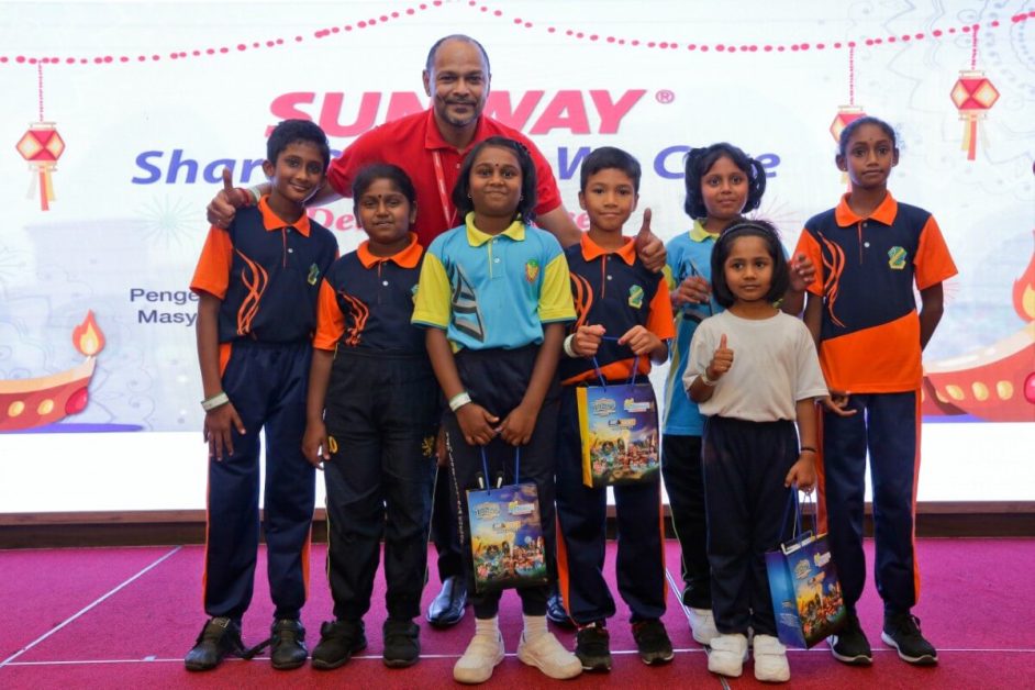 Mr. Bernard Paul, Sunway Group general manager of CSR, internal branding, and events with beneficiaries